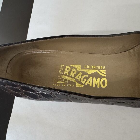 Salvatore Ferragamo Brown Croc Embossed Leather Low Heel Pumps Women 8 AAA - Picture 13 of 16